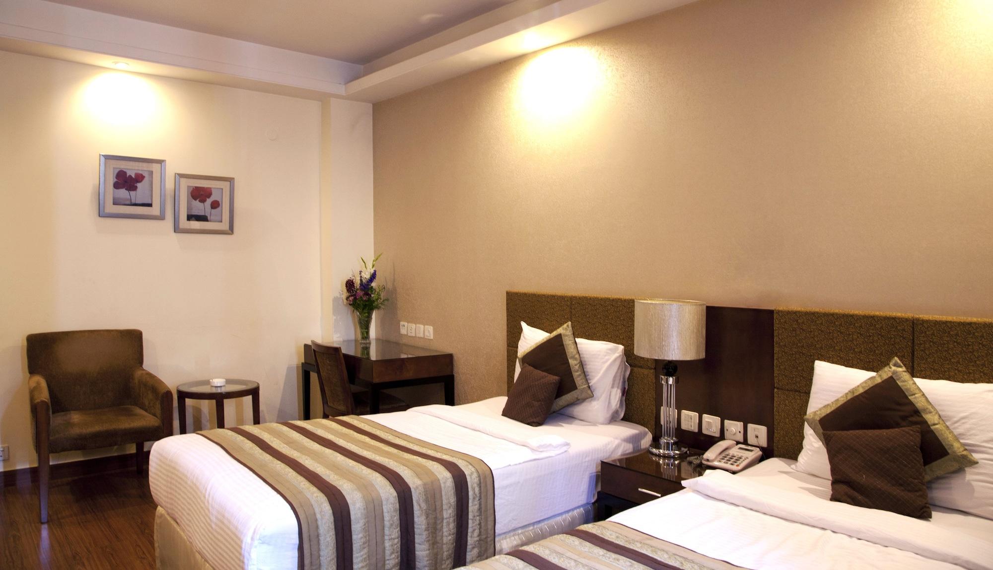 Alpina Hotels & Suites Új-Delhi Kültér fotó