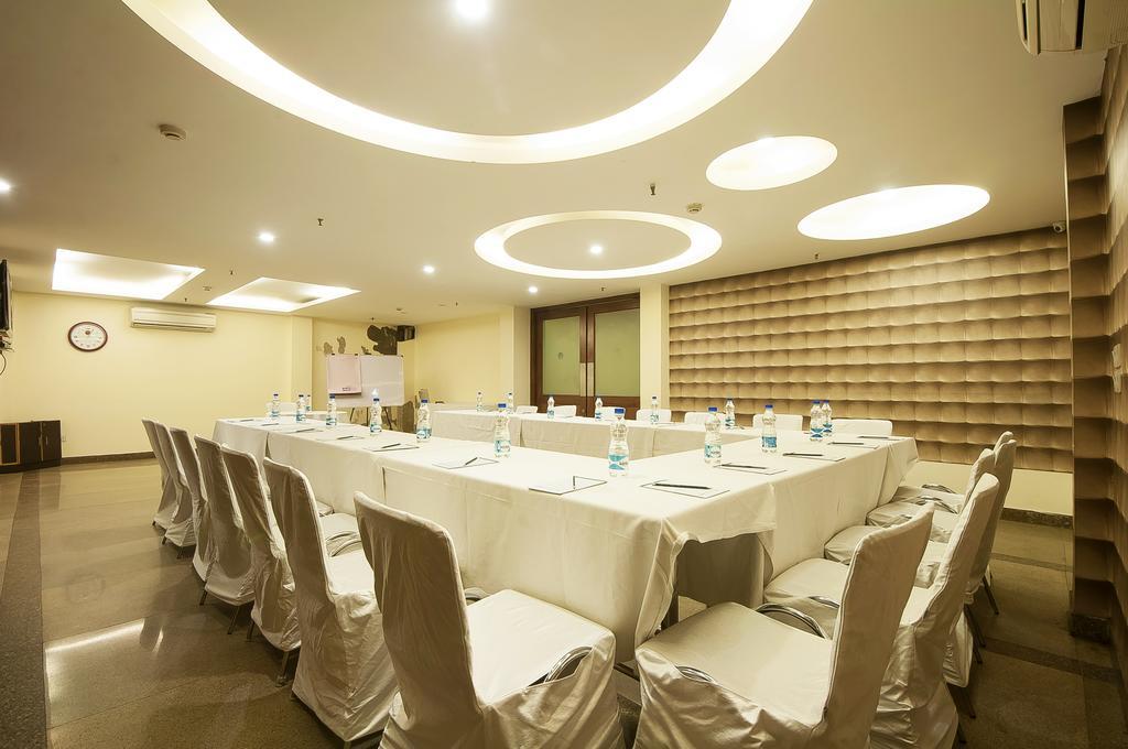 Alpina Hotels & Suites Új-Delhi Kültér fotó