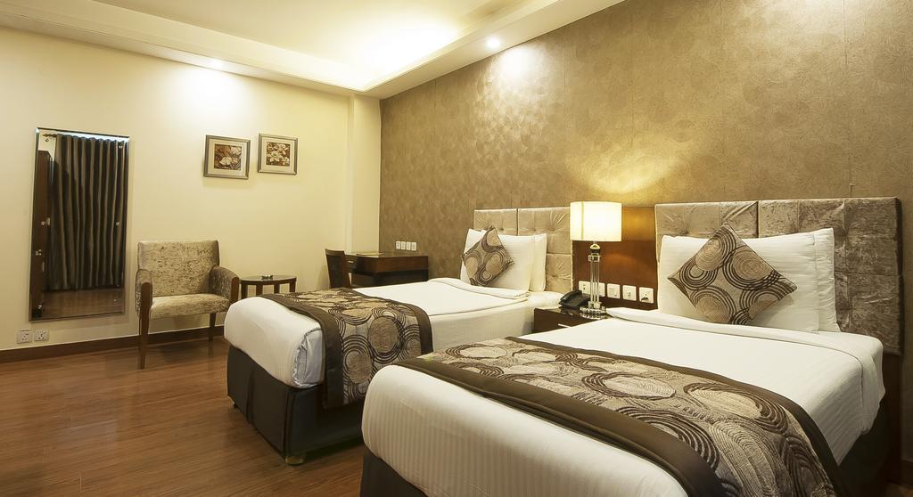 Alpina Hotels & Suites Új-Delhi Kültér fotó
