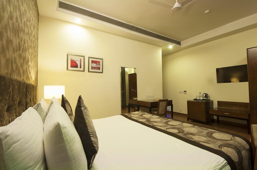 Alpina Hotels & Suites Új-Delhi Kültér fotó
