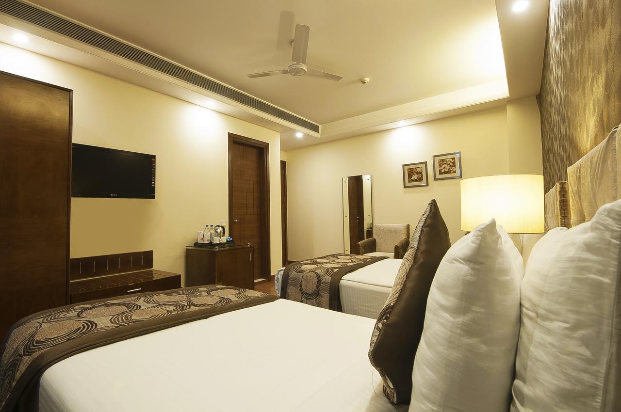 Alpina Hotels & Suites Új-Delhi Kültér fotó