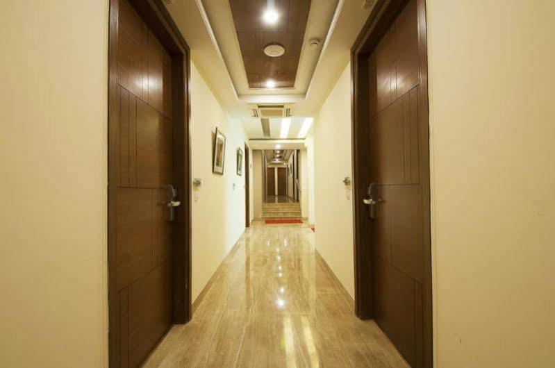 Alpina Hotels & Suites Új-Delhi Kültér fotó